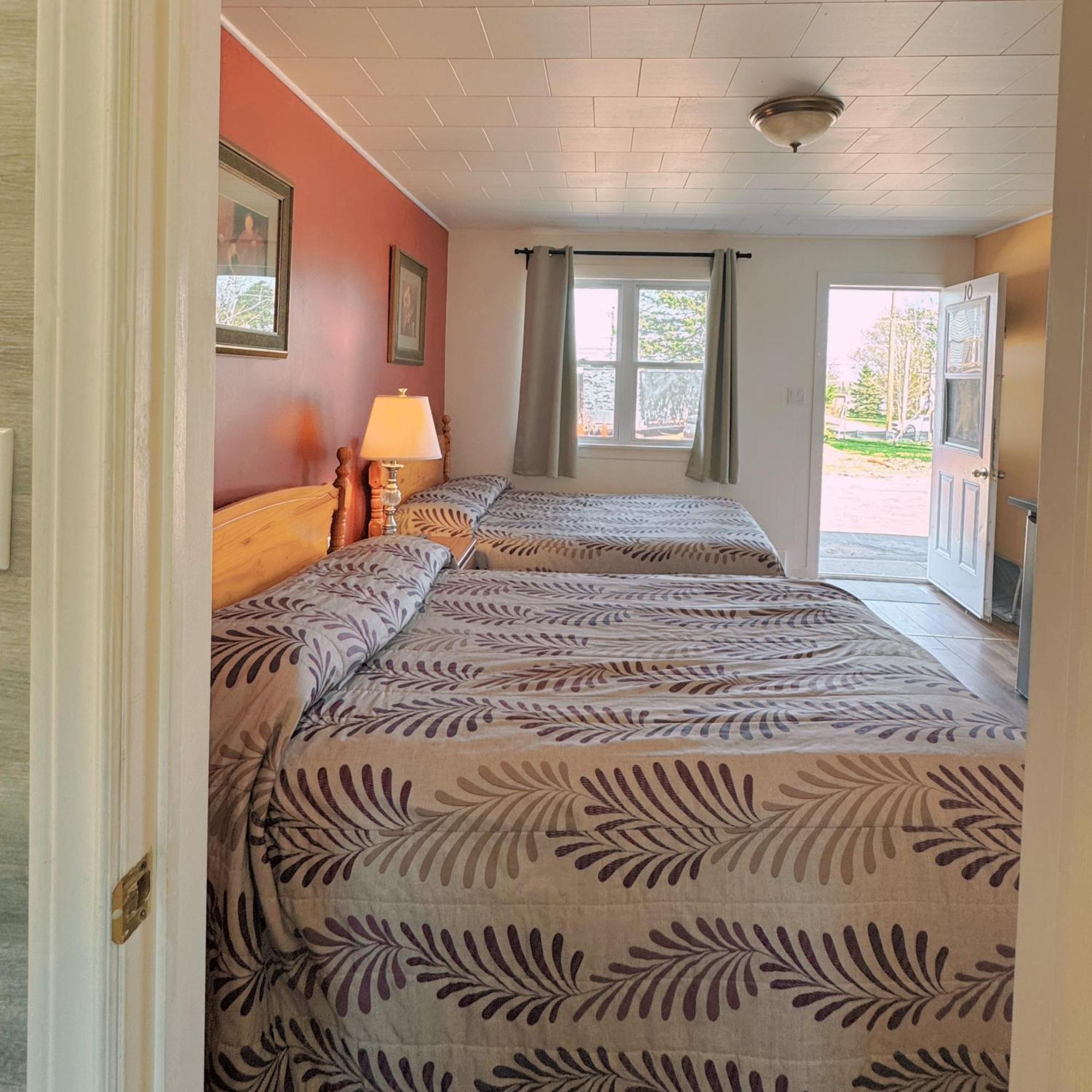 Fair Isle Motel シャーロットタウン エクステリア 写真